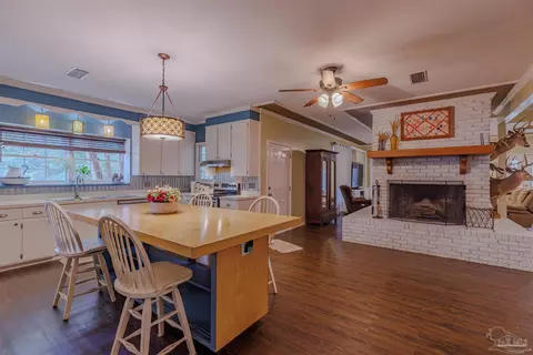 Kitchen - 5049 Guernsey Rd, Pace, FL 32571 photo 5 of 5