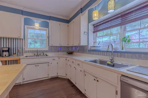 Kitchen - 5049 Guernsey Rd, Pace, FL 32571 photo 2 of 5