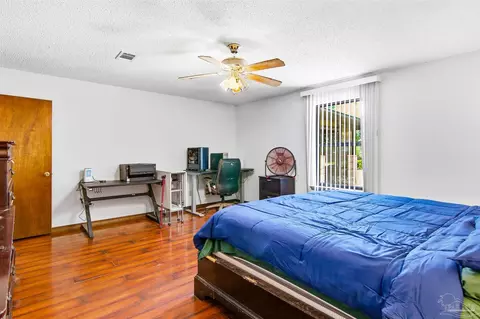 Bedroom - 5649 Dove Dr, Pace, FL 32571 photo 3 of 5