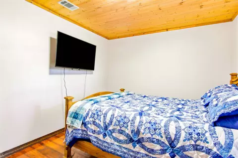 Bedroom - 5649 Dove Dr, Pace, FL 32571 photo 5 of 5