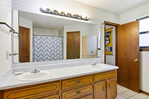 Bath - 5649 Dove Dr, Pace, FL 32571 photo 2 of 3
