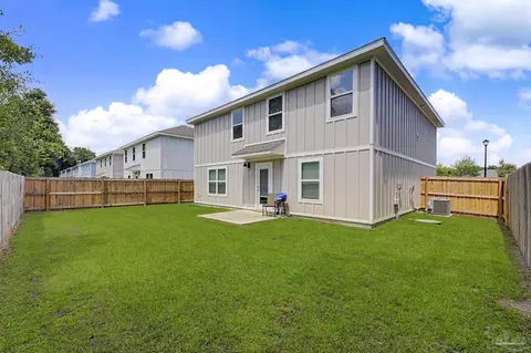 Exterior - 4915 Valor Ct, Pace, FL 32571 photo 6 of 8