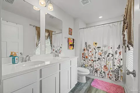 Bath - 4915 Valor Ct, Pace, FL 32571 photo 2 of 2