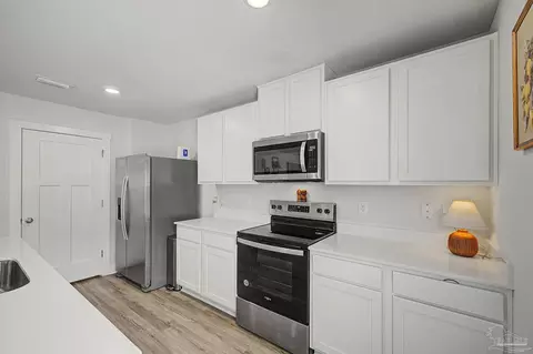 Kitchen - 4915 Valor Ct, Pace, FL 32571 photo 7 of 7