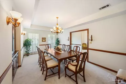 Dining - 5875 Hogans Aly, Milton, FL 32570 photo 3 of 6