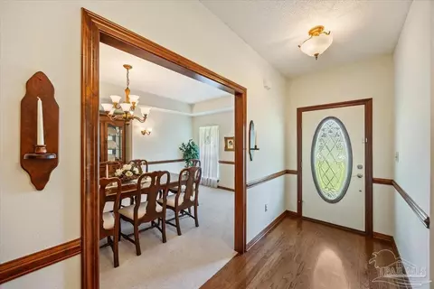 Entry Way - 5875 Hogans Aly, Milton, FL 32570 photo 3 of 15