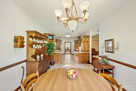 Dining - 5875 Hogans Aly, Milton, FL 32570 photo 6 of 6