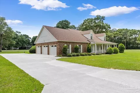 Exterior - 5875 Hogans Aly, Milton, FL 32570 photo 8 of 12