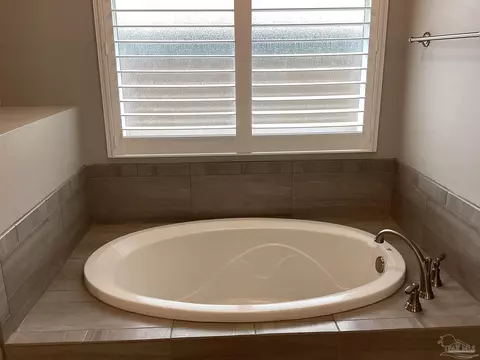 Bath - 6848 Buckthorn Cir, Pace, FL 32571 photo 11 of 12