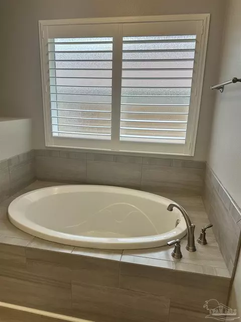 Bath - 6848 Buckthorn Cir, Pace, FL 32571 photo 1 of 12