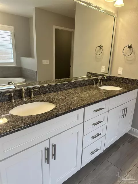 Bath - 6848 Buckthorn Cir, Pace, FL 32571 photo 3 of 12