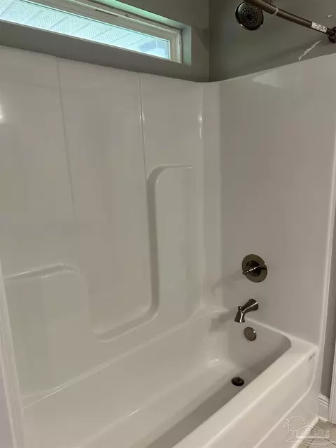 Bath - 6848 Buckthorn Cir, Pace, FL 32571 photo 7 of 12