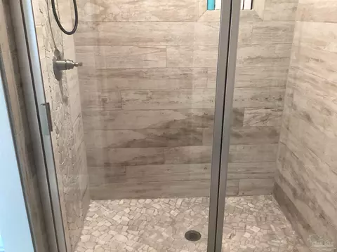 Bath - 6848 Buckthorn Cir, Pace, FL 32571 photo 10 of 12