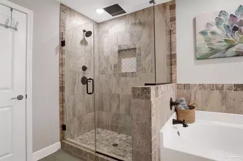 Bath - 1567 Hollow Point Dr, Cantonment, FL 32533 photo 3 of 4