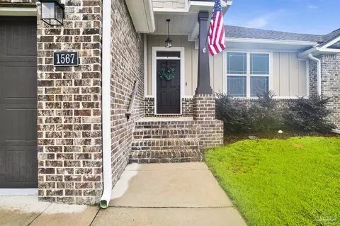 1567 Hollow Point Dr, Cantonment, FL 32533