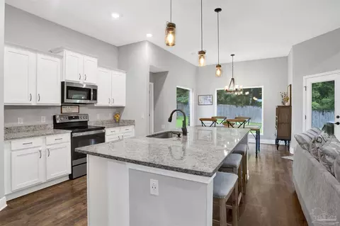 Kitchen - 1567 Hollow Point Dr, Cantonment, FL 32533 photo 5 of 6