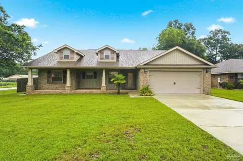 3998 Berry Cir, Pace, FL 32571