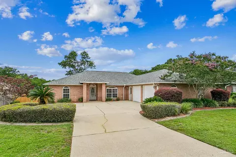 652 Ashford Rd, Cantonment, FL 32533