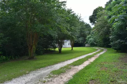 2542 Purdue Rd, Mcdavid, FL 32568