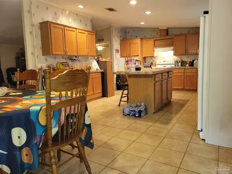 2542 Purdue Rd, Mcdavid, FL 32568 photo 9