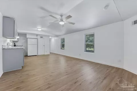 5473 Bluebird St, Milton, FL 32583