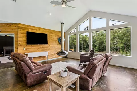 4394 Crabtree Church Rd, Molino, FL 32577
