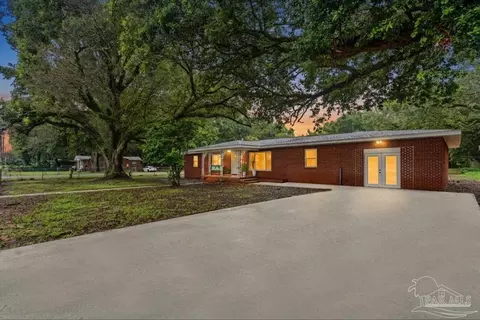 4840 W Spencer Field Rd, Pace, FL 32571