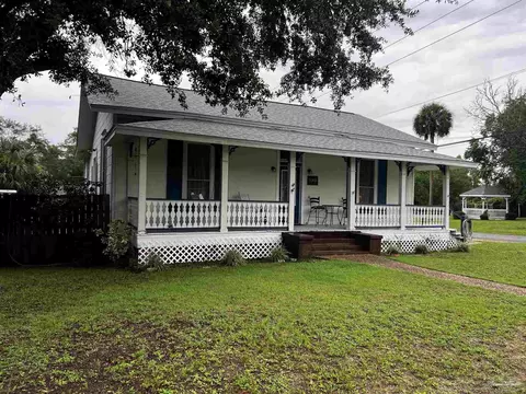 5300 Conecuh St, Milton, FL 32570