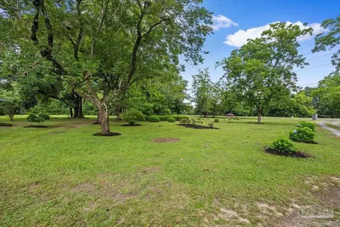 Exterior - 862 Us 90, Holt, FL 32564 photo 18 of 21