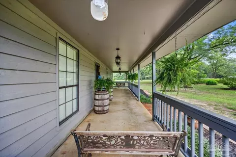 Exterior - 862 Us 90, Holt, FL 32564 photo 6 of 21