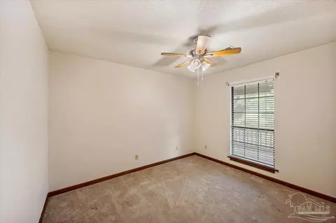 Bedroom - 862 Us 90, Holt, FL 32564 photo 1 of 4