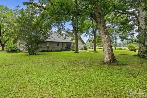 Exterior - 862 Us 90, Holt, FL 32564 photo 11 of 21