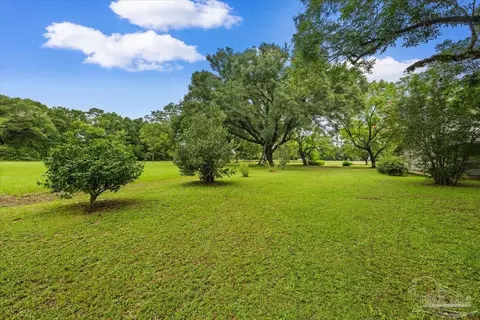 Exterior - 862 Us 90, Holt, FL 32564 photo 10 of 21