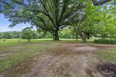 Exterior - 862 Us 90, Holt, FL 32564 photo 19 of 21