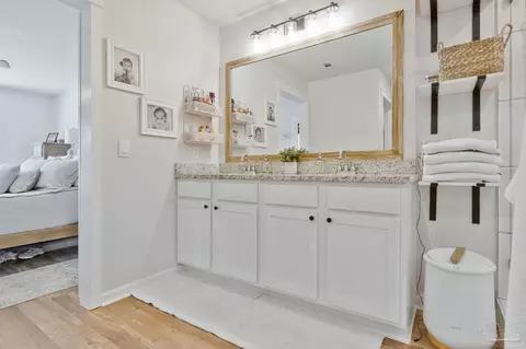 Bath - 7700 Gumbo Ave, Pace, FL 32571 photo 1 of 4