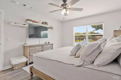 Bedroom - 7700 Gumbo Ave, Pace, FL 32571 photo 4 of 10