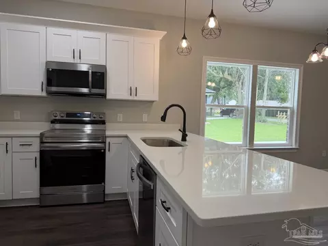 Kitchen - 3914 Thornton St, Pace, FL 32571 photo 5 of 5