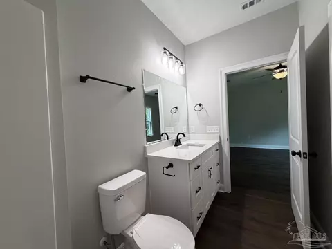 Bath - 3914 Thornton St, Pace, FL 32571 photo 4 of 7