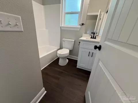 Bath - 3914 Thornton St, Pace, FL 32571 photo 1 of 7