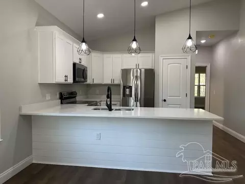 Kitchen - 3914 Thornton St, Pace, FL 32571 photo 2 of 9