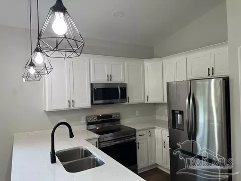 Kitchen - 3914 Thornton St, Pace, FL 32571 photo 3 of 9