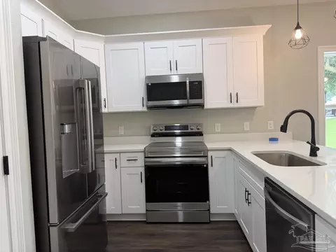 Kitchen - 3914 Thornton St, Pace, FL 32571 photo 4 of 5