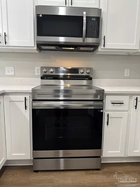 Kitchen - 3914 Thornton St, Pace, FL 32571 photo 5 of 9