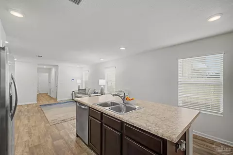 Kitchen - 4677 Integrity Ct, Milton, FL 32570 photo 4 of 5