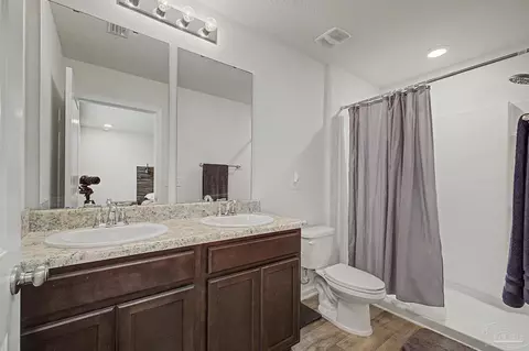 Entry Way - 4677 Integrity Ct, Milton, FL 32570 photo 6 of 8