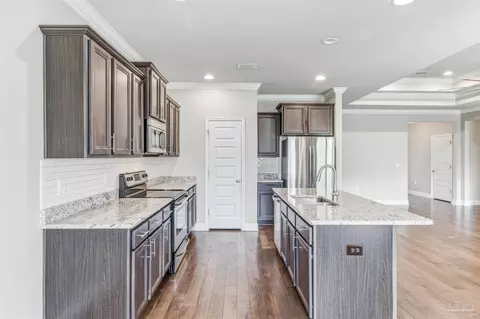 Kitchen - 4438 Oak Orchard Cir, Pace, FL 32571 photo 2 of 3
