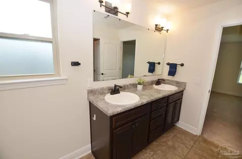 Bath - 5709 Mill Stream Way, Pace, FL 32571 photo 4 of 9