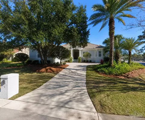 950 Grand Canal St, Gulf Breeze, FL 32563