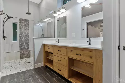 Bath - 2685 Segrest Rd, Pace, FL 32571 photo 5 of 10