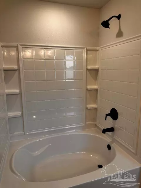 Bath - 909 Rustling Pine Rd #2C, Cantonment, FL 32533 photo 4 of 5